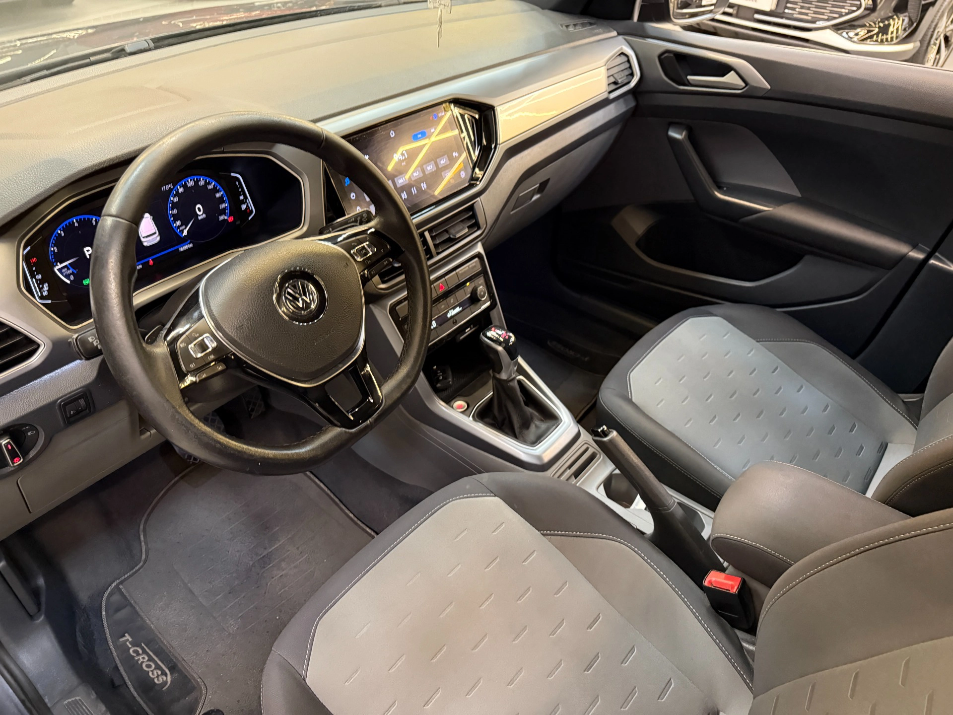 volkswagen T-CROSS 1.0 200 TSI TOTAL FLEX COMFORTLINE AUTOMÁTICO 202116